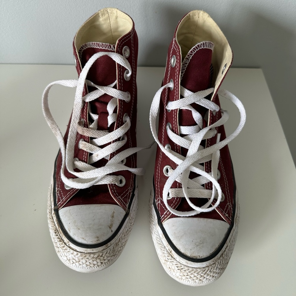 Converse High Tops Burgundy Maroon Size 6.5